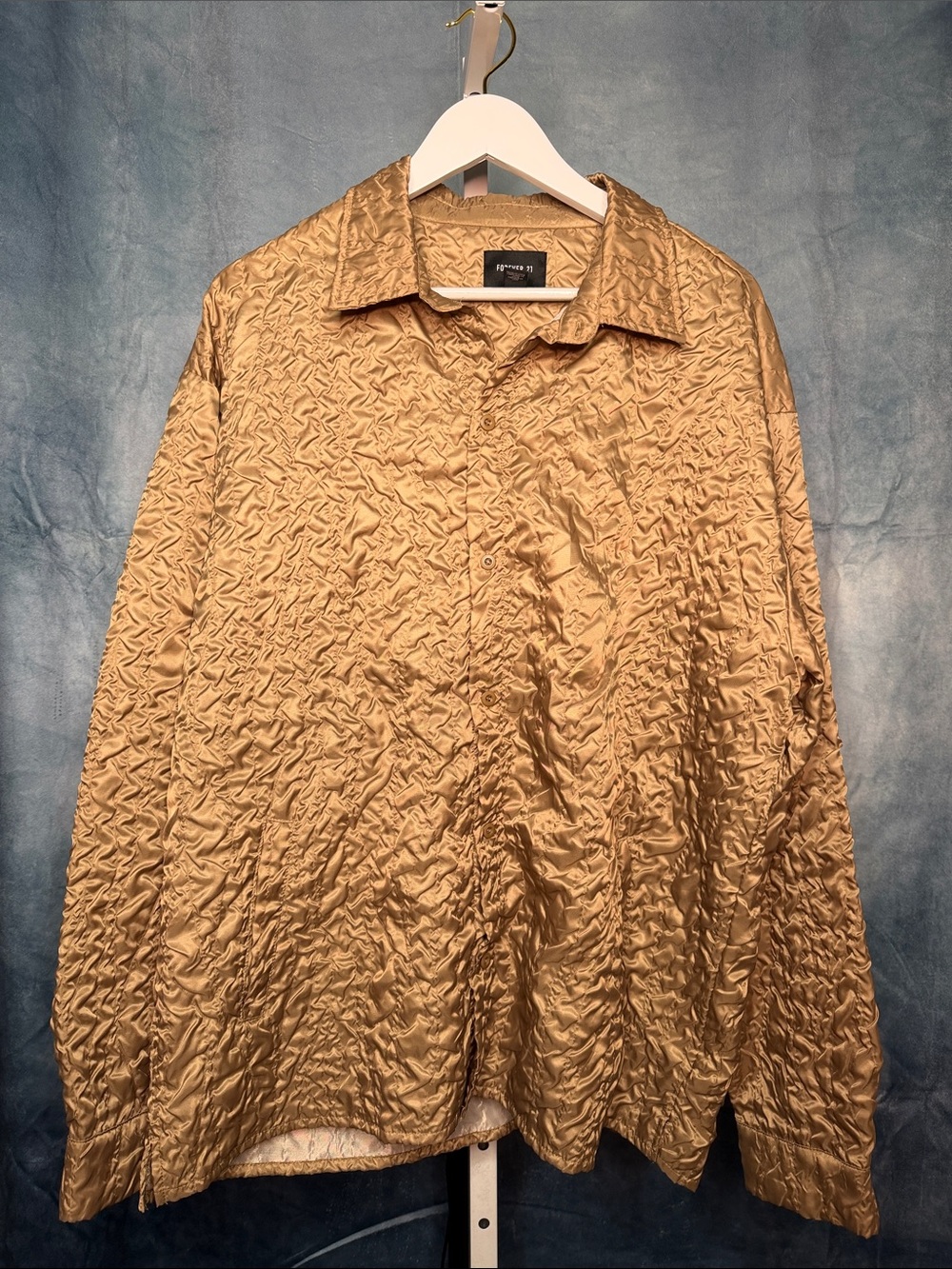 Forever 21 Metallic Gold Crinkled Button-Up Shirt Size Large